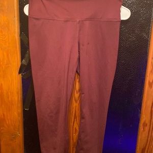 Size Medium leggings burgundy cool polyester Spandex Brand yogalicious
